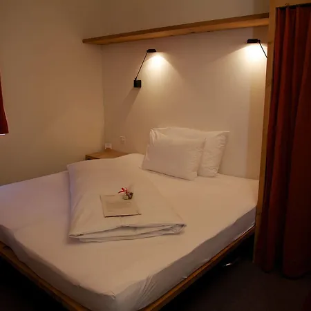 Krone Saeumerei Am מלון 4*